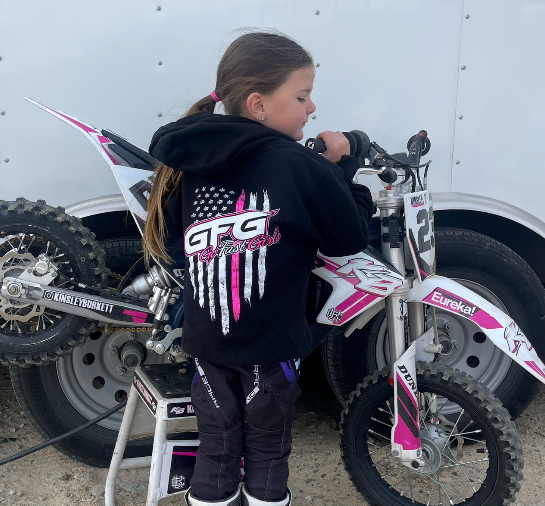 Featured Racer: Let’s Kick Up the Dirt with Thrill-Seeker Kinsley Burkett